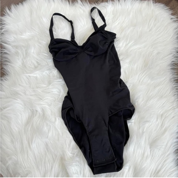 SKIMS Seamless Sculpt Brief Bodysuit Onyx S/M New - Picture 5 of 6